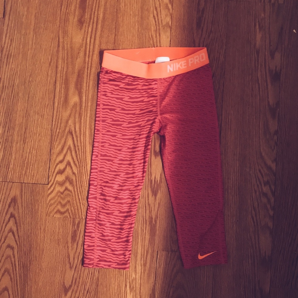 Nike pro Capri leggings in children’s large